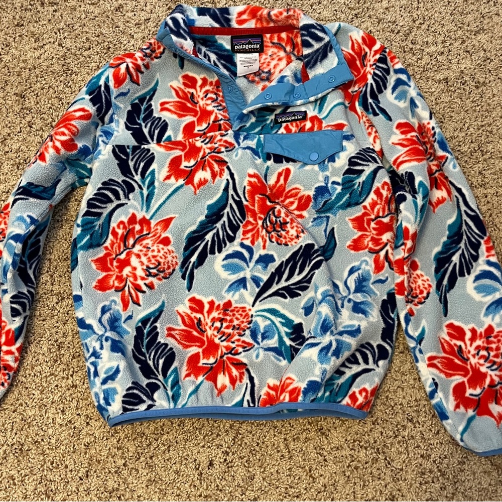 Small patterned Patagonia crewneck